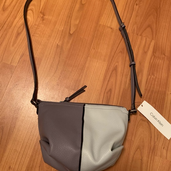 New Calvin Klein Crossbody bag - Picture 3 of 5